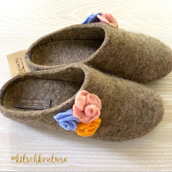 Handmade 100% Wool Clogs - Picture 3 of 11